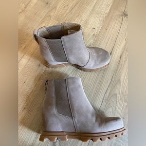 Women’s sorel booties